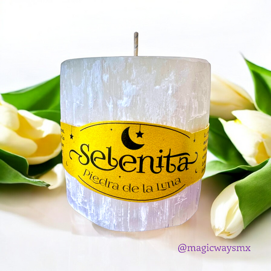 Torre de Selenita con Vela para el Desarrollo Espiritual