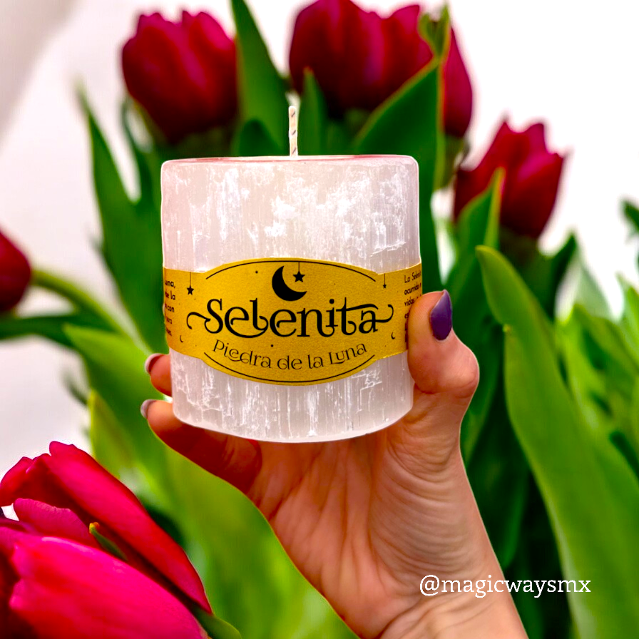 Torre de Selenita con Vela para el Desarrollo Espiritual